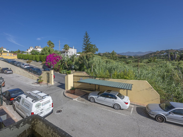 Townhouse for sale in Estepona
