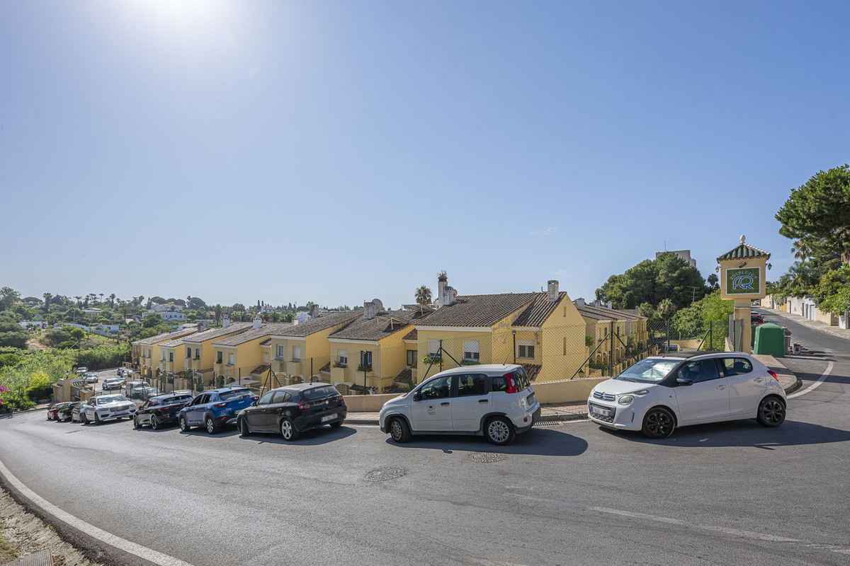 Townhouse for sale in Estepona