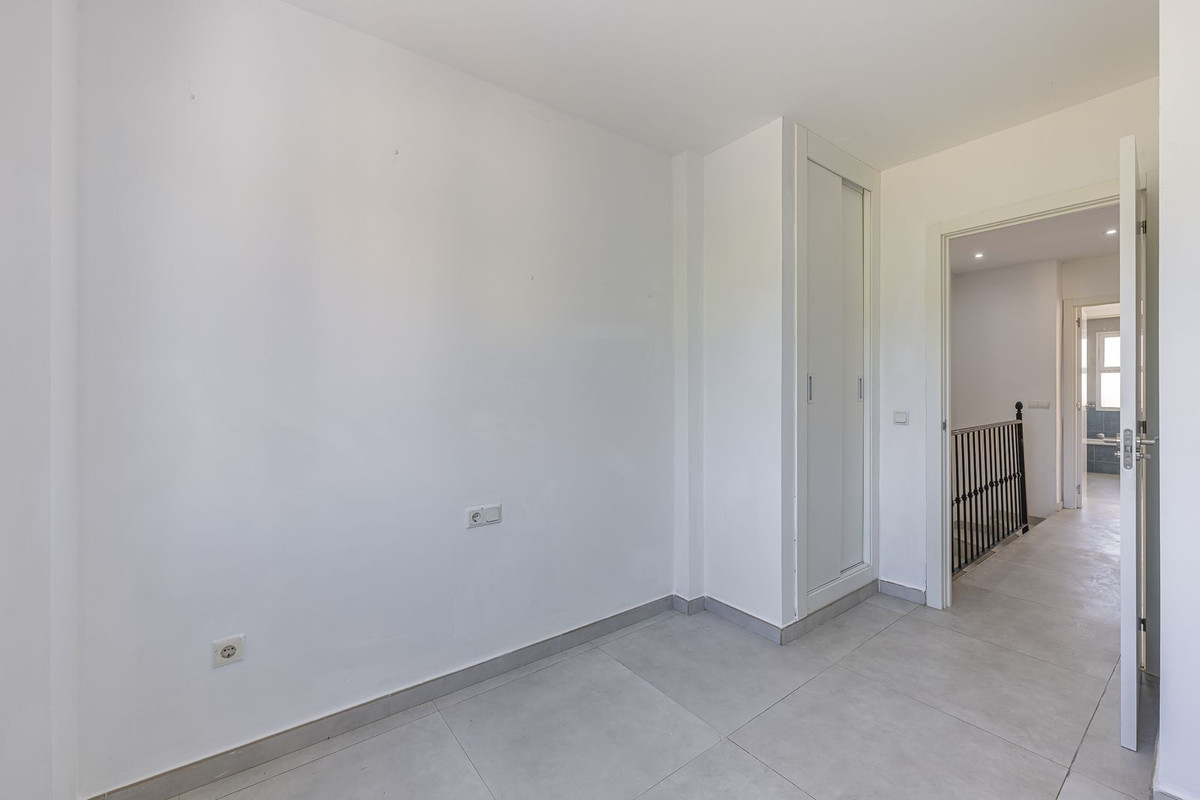 Townhouse for sale in Estepona