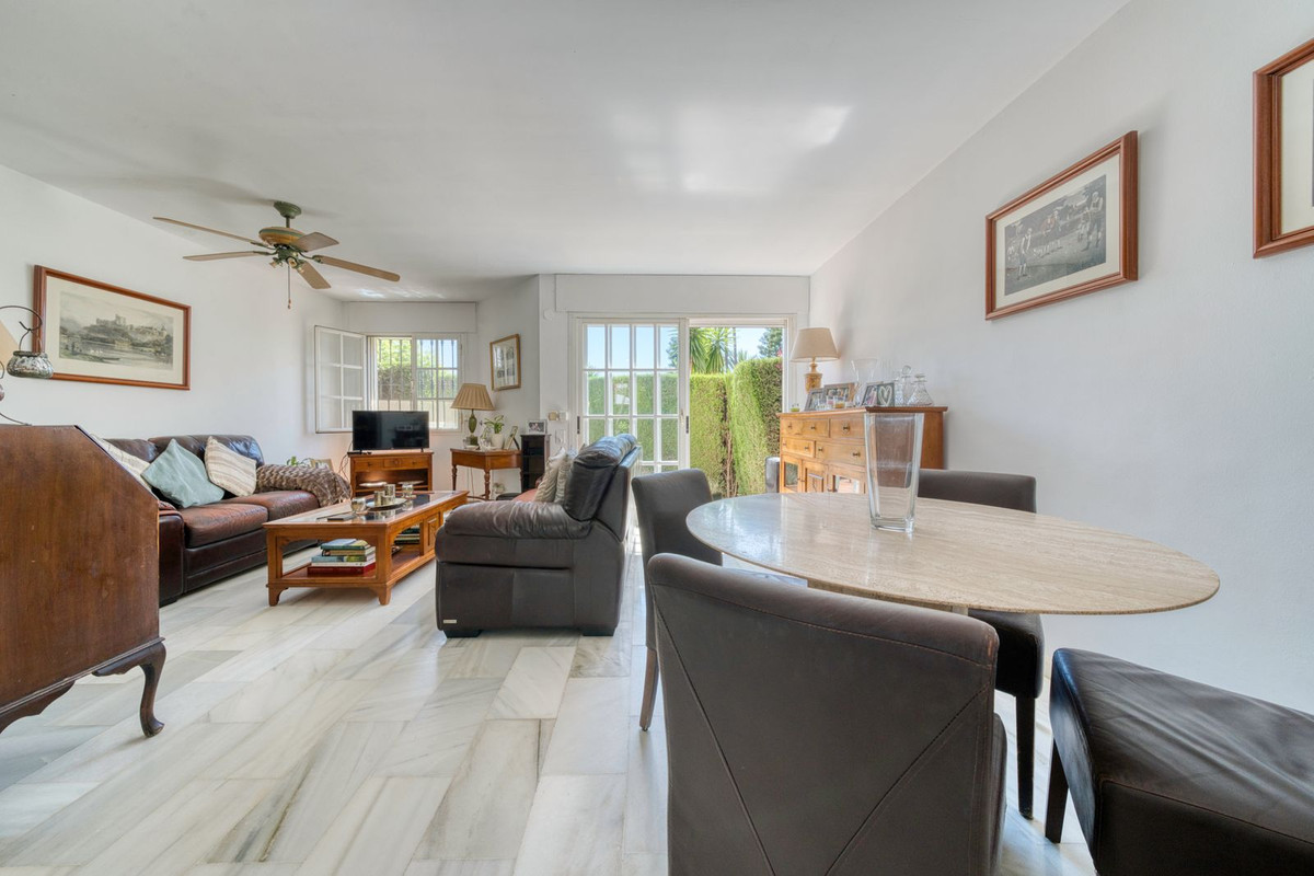 Townhouse for sale in Estepona
