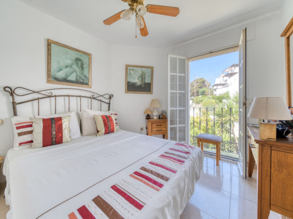 Townhouse for sale in Estepona