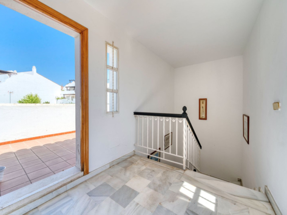 Townhouse for sale in Estepona