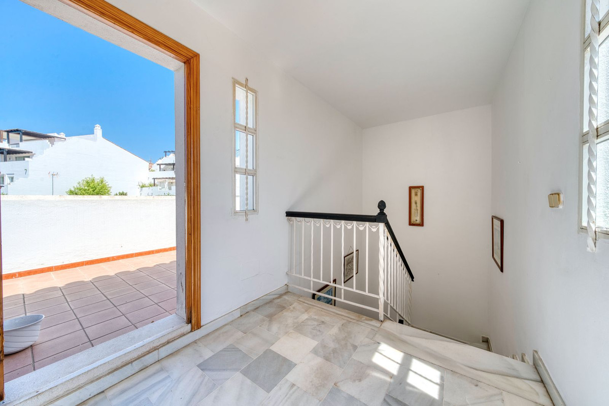 Townhouse for sale in Estepona