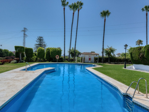 Townhouse for sale in Estepona