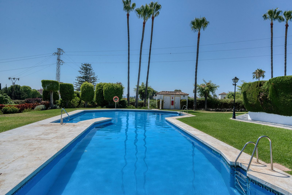 Townhouse for sale in Estepona