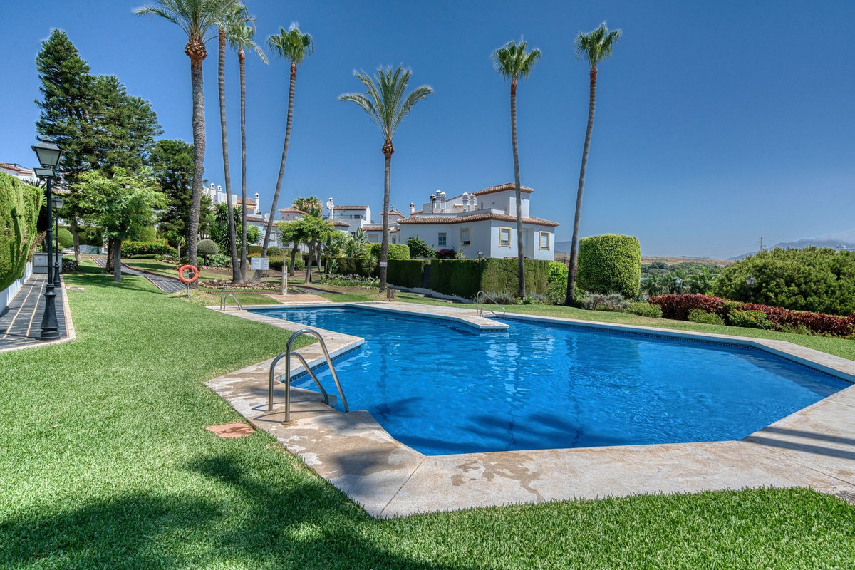 Townhouse for sale in Estepona