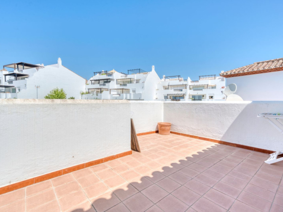 Townhouse for sale in Estepona