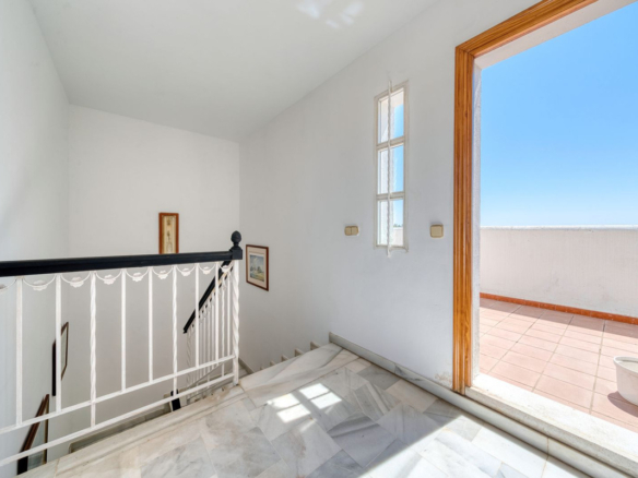 Townhouse for sale in Estepona