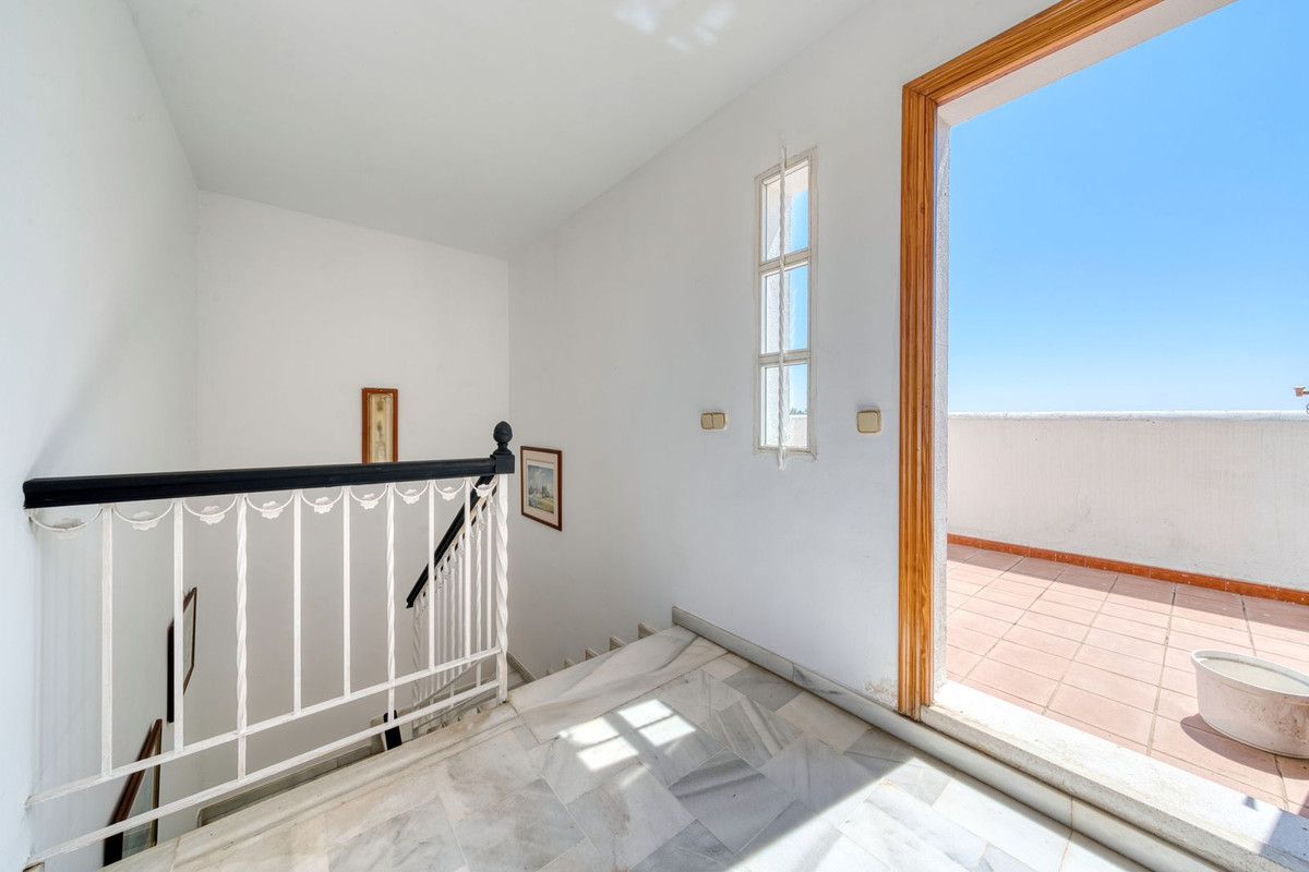 Townhouse for sale in Estepona