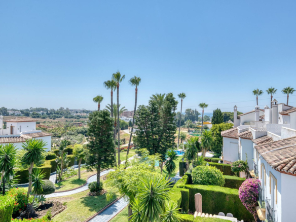 Townhouse for sale in Estepona