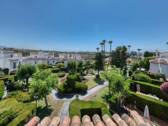 Townhouse for sale in Estepona