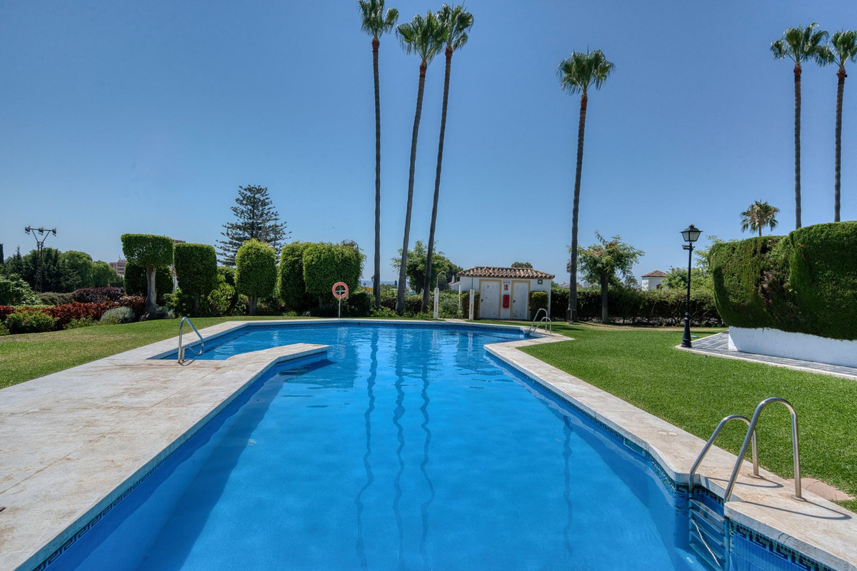 Townhouse for sale in Estepona