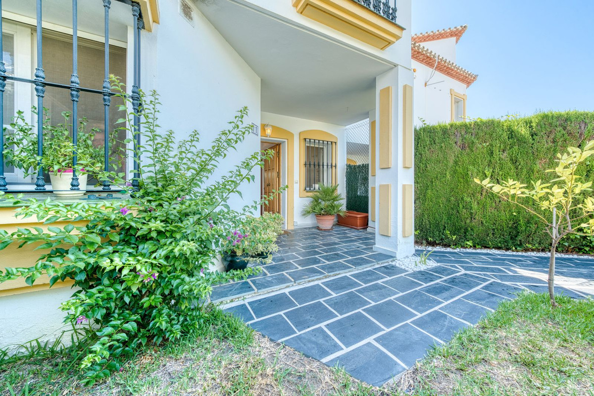Townhouse for sale in Estepona