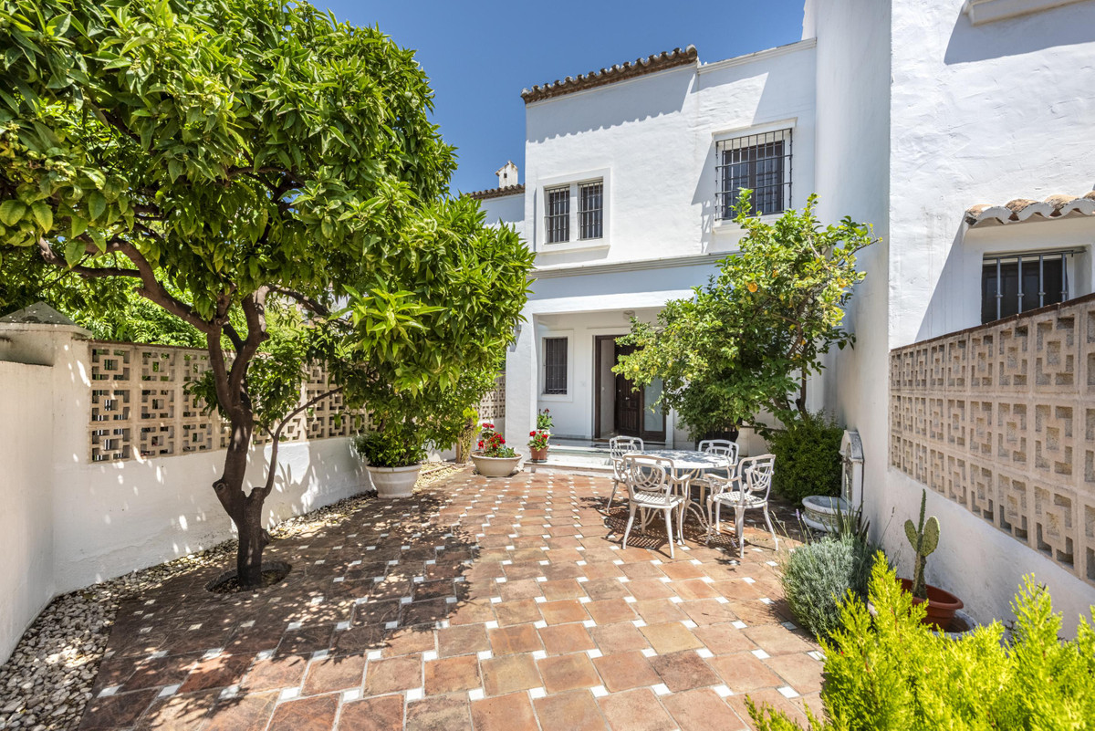 Townhouse for sale in Marbella