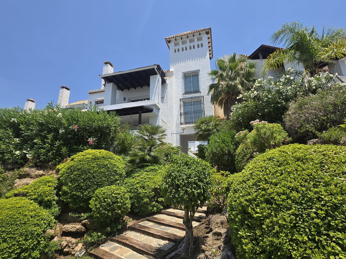 Townhouse-in-Marbella-Ref-R5432098 Townhouse for sale in Marbella