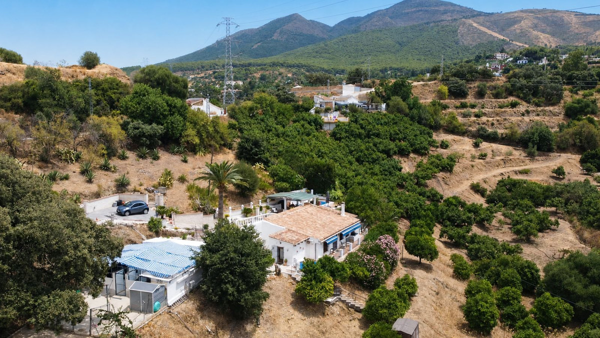 Villa for sale in Alhaurín el Grande