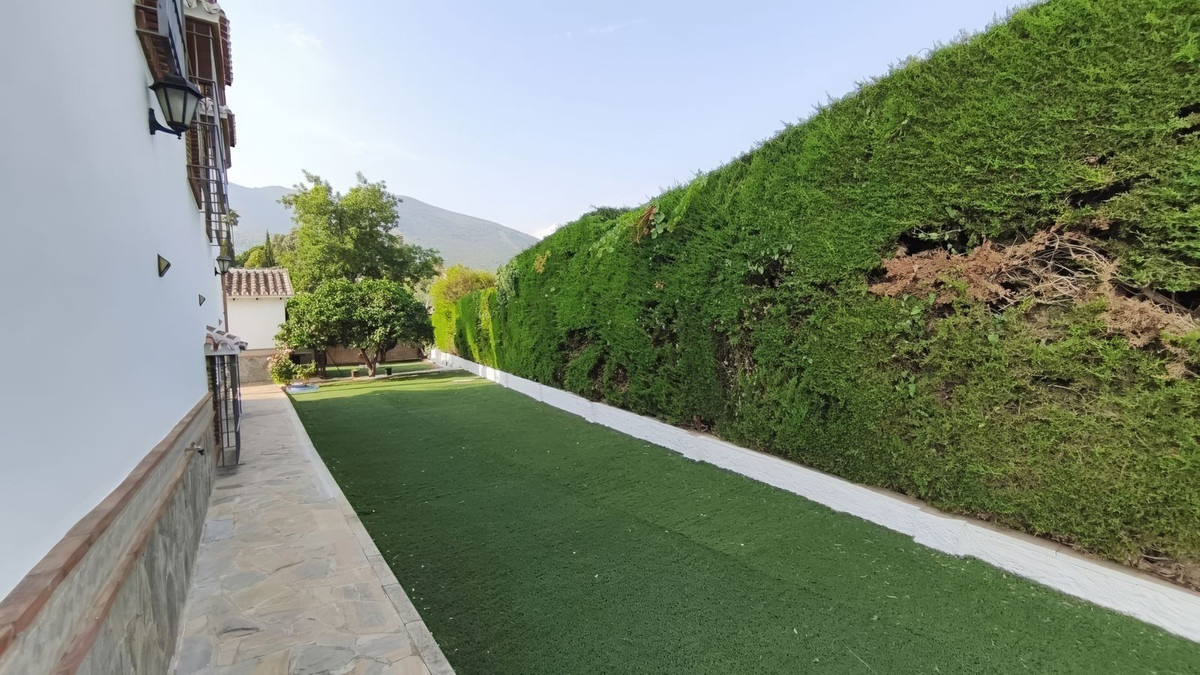 Villa for sale in Alhaurín el Grande
