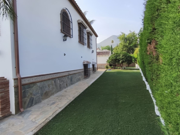 Villa for sale in Alhaurín el Grande