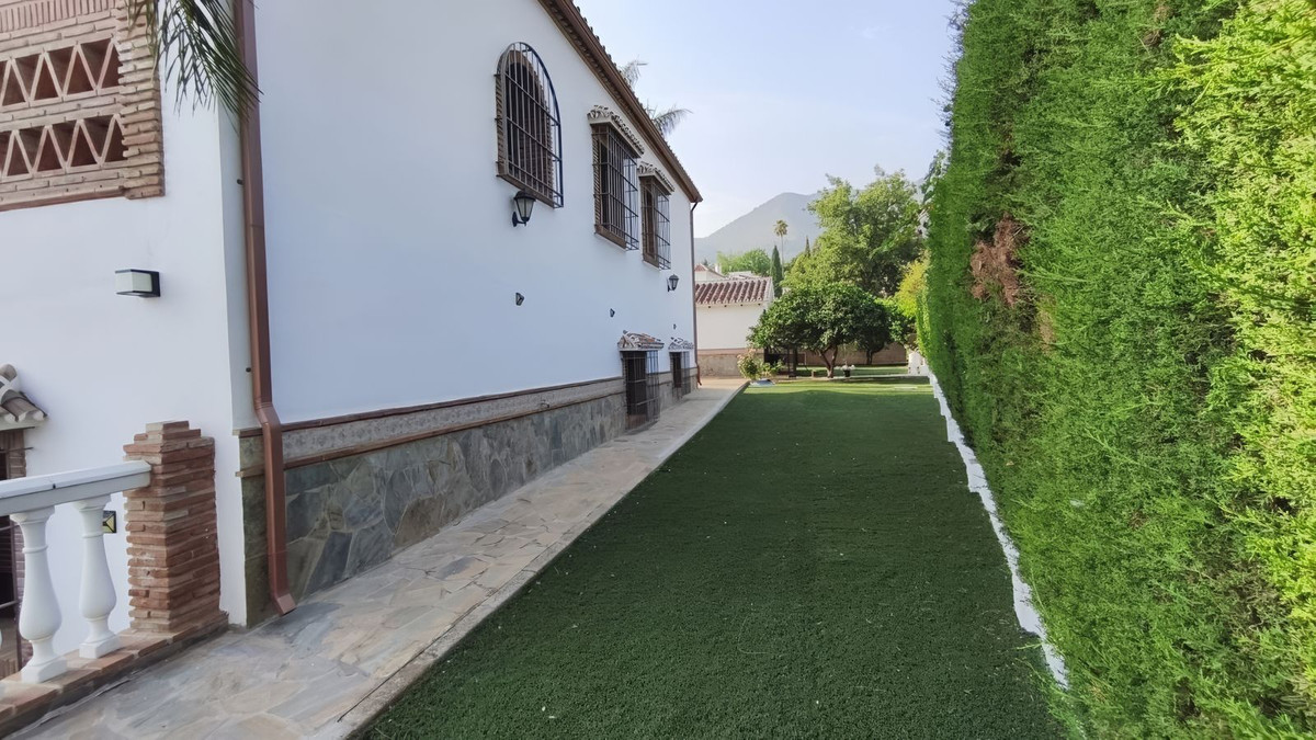 Villa for sale in Alhaurín el Grande