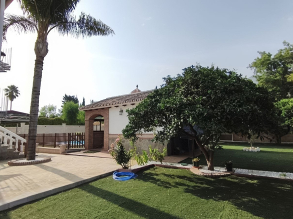 Villa for sale in Alhaurín el Grande