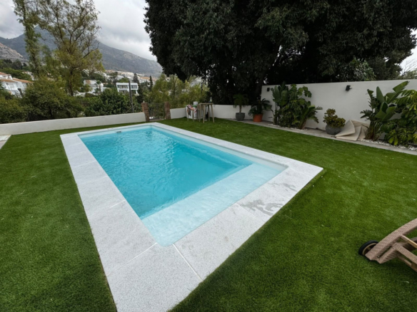 Villa for sale in Benalmadena