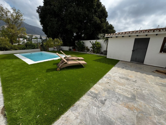 Villa for sale in Benalmadena