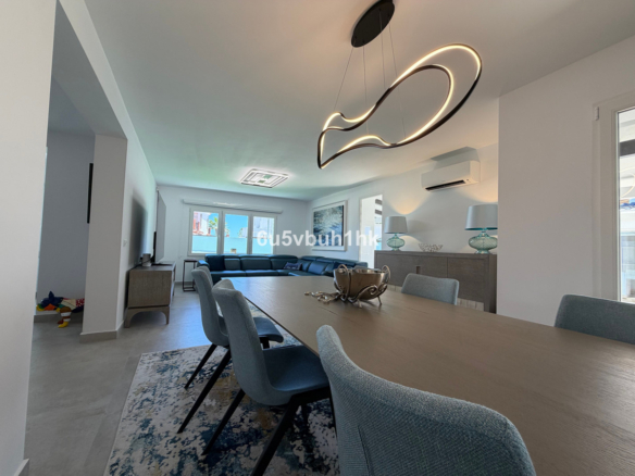 Villa for sale in Benalmadena