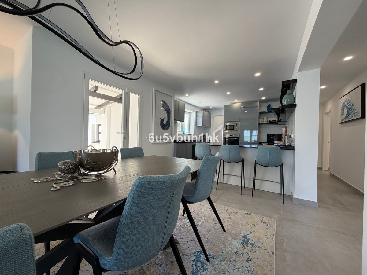 Villa for sale in Benalmadena