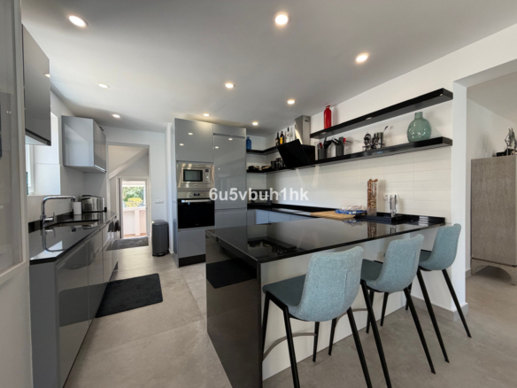 Villa for sale in Benalmadena