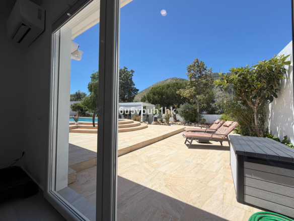 Villa for sale in Benalmadena
