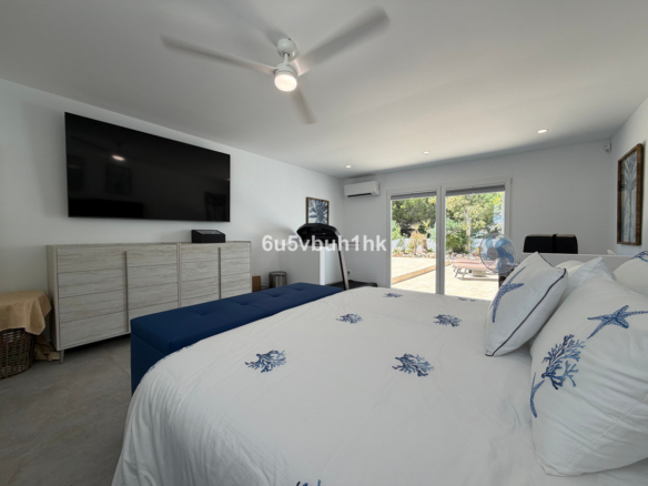 Villa for sale in Benalmadena