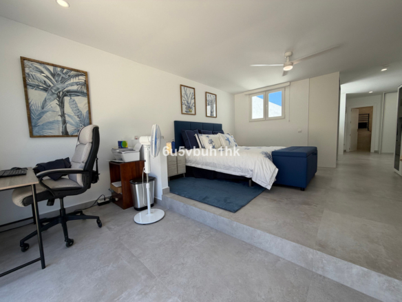 Villa for sale in Benalmadena