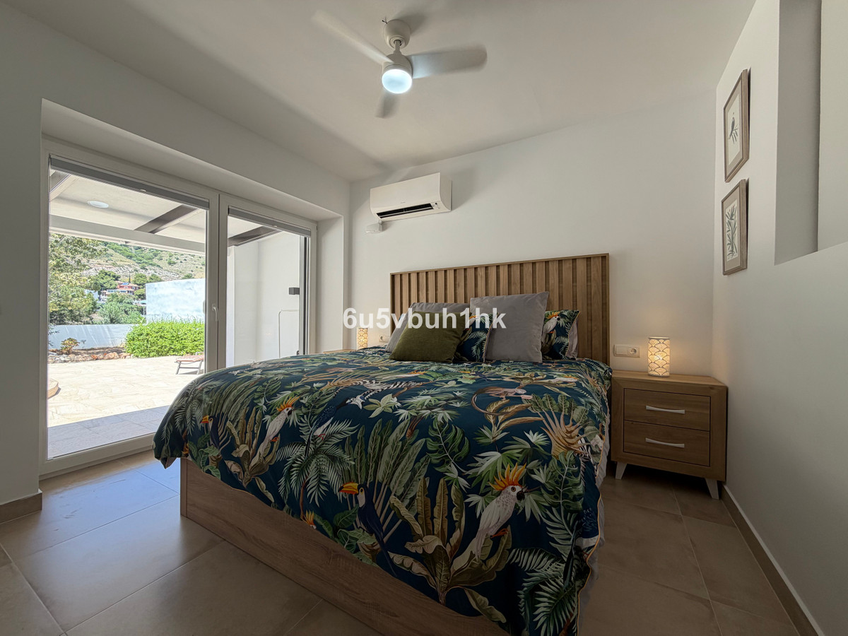 Villa for sale in Benalmadena