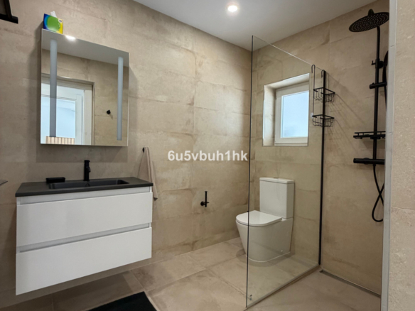 Villa for sale in Benalmadena