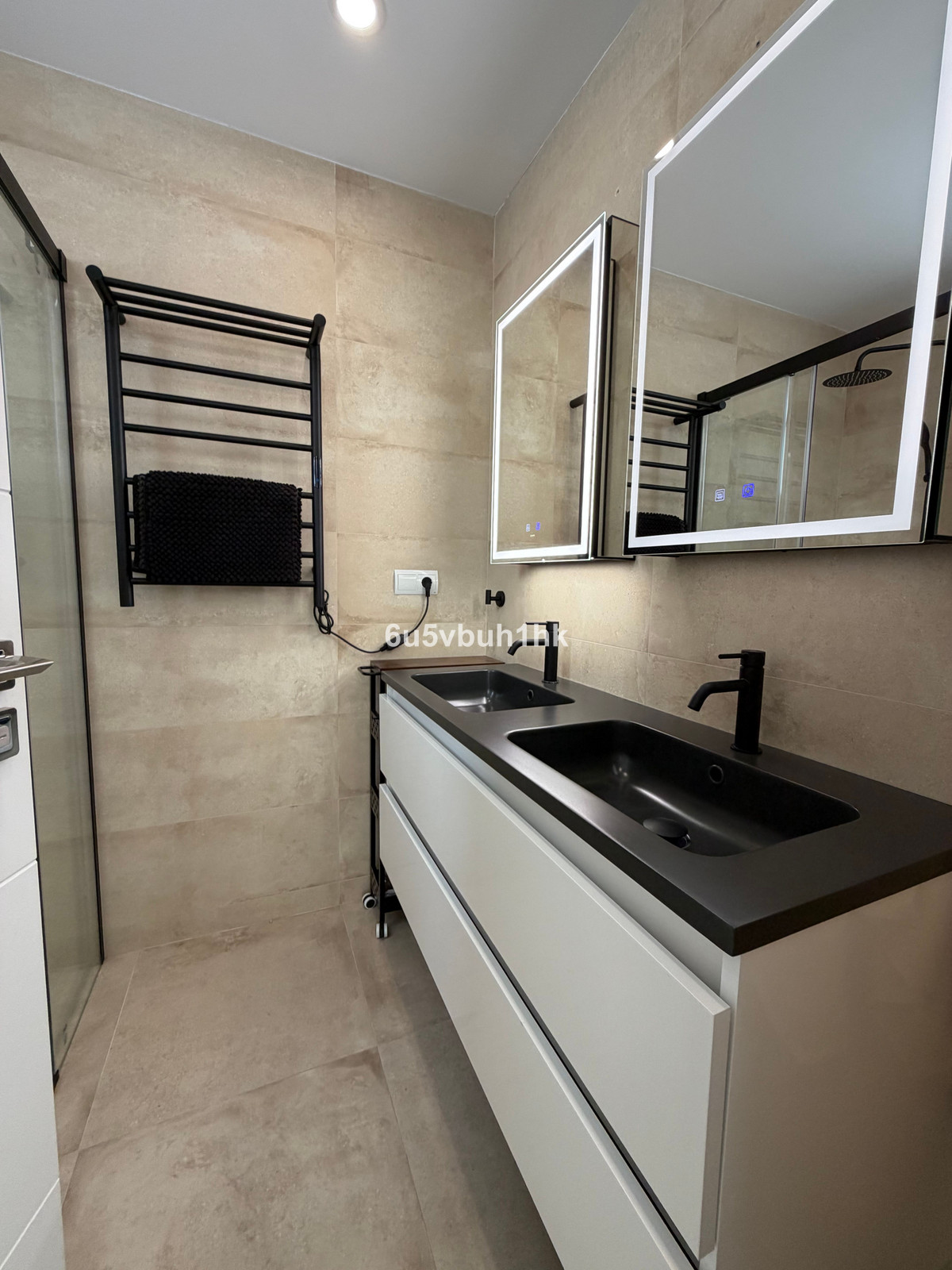 Villa for sale in Benalmadena
