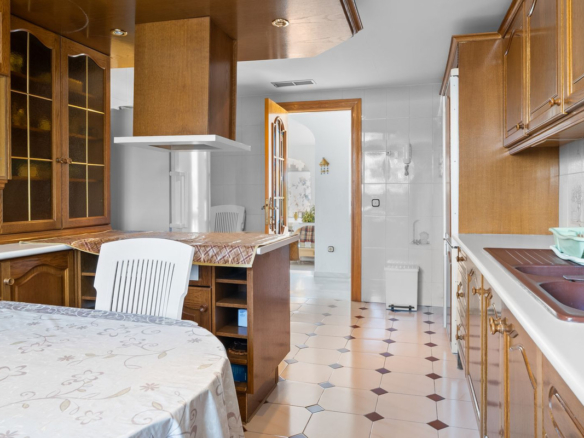 Villa for sale in Benalmadena