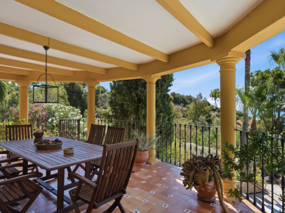 Villa for sale in Benalmadena