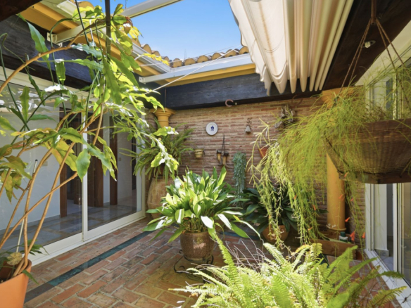 Villa for sale in Benalmadena
