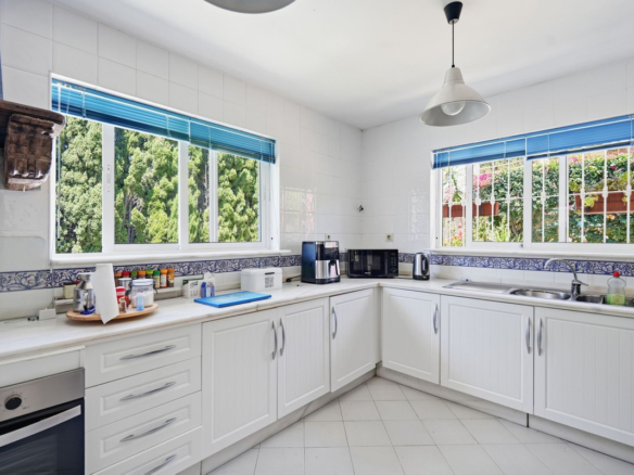 Villa for sale in Benalmadena
