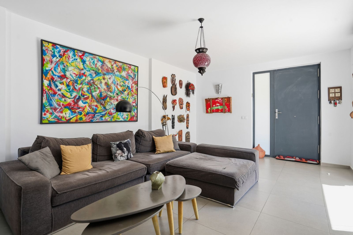 Villa for sale in Benalmadena