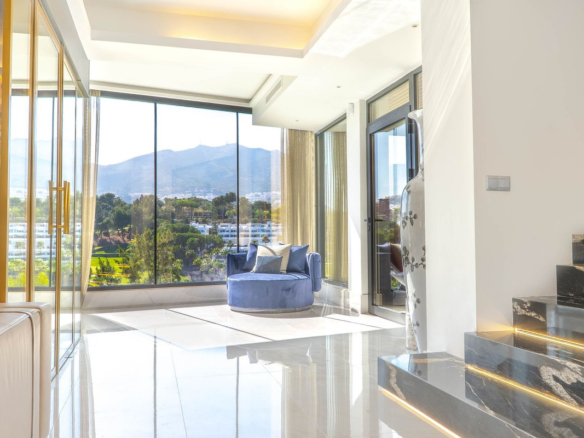 Villa for sale in Benalmadena