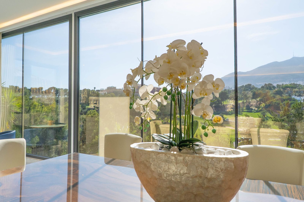 Villa for sale in Benalmadena