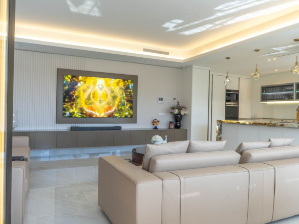 Villa for sale in Benalmadena