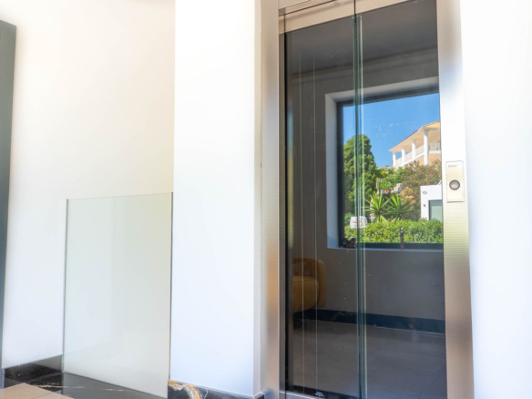 Villa for sale in Benalmadena