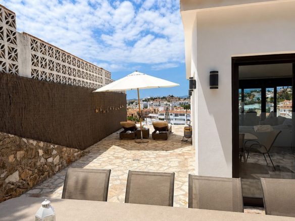 Villa for sale in Fuengirola