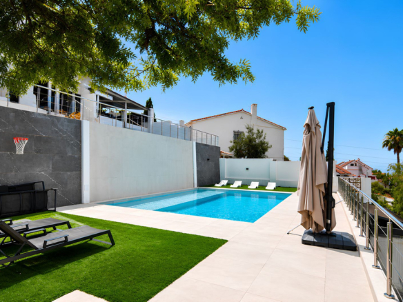 Villa for sale in Fuengirola