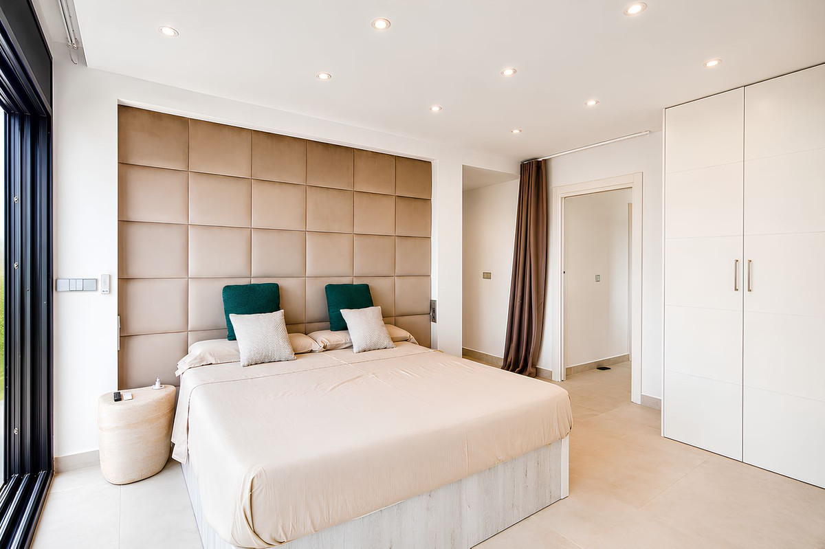 Villa for sale in Fuengirola