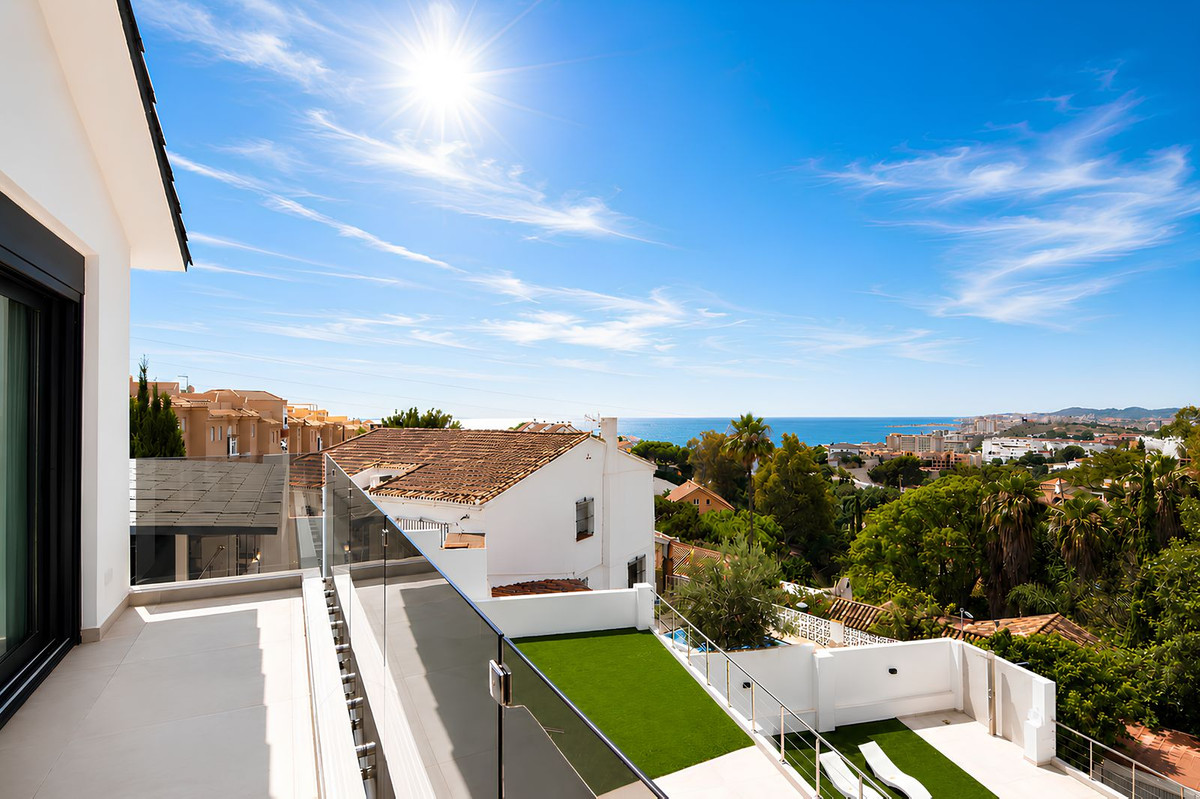 Villa for sale in Fuengirola