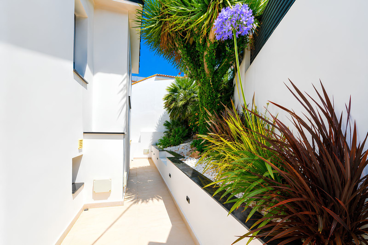 Villa for sale in Fuengirola