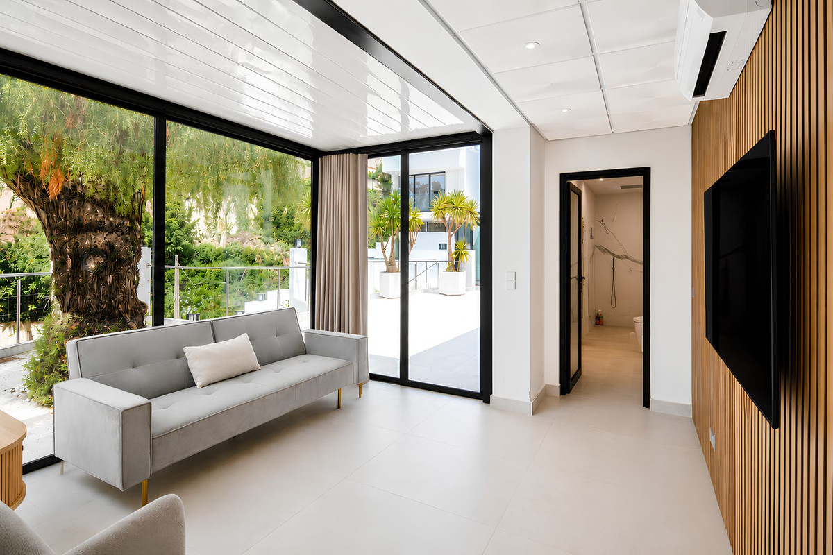 Villa for sale in Fuengirola